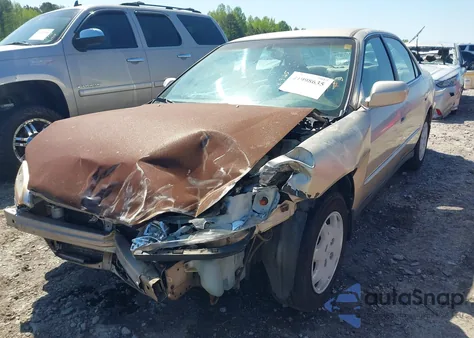 2000 Honda Accord 2.3 Lx from USA, damaged, VIN 1HGCG5645YA148992